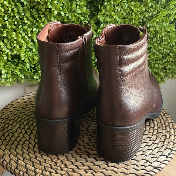 SOLD 🚫 Clarks Collection Laceup Ankle Hollis Jasmine Boots - Picture 4 of 5